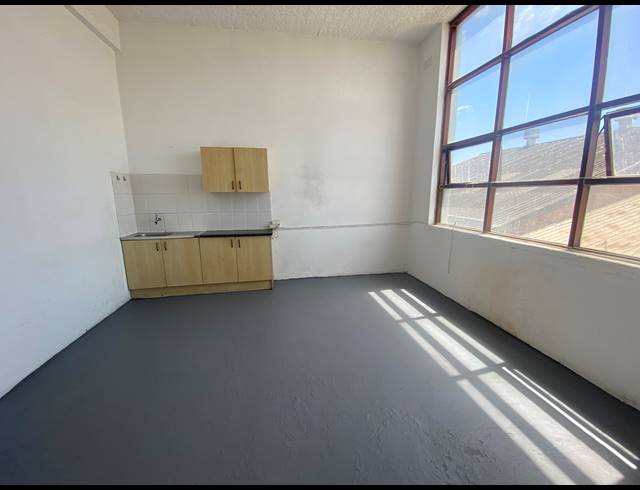 482M² BUSINESS CENTRE TO LET IN PAARDEN EILAND